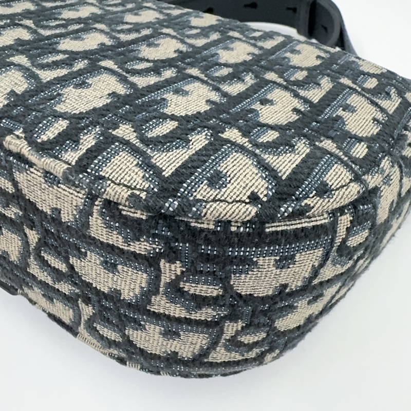 Dior 緹花拼黑牛皮下蓋斜背郵差包-13