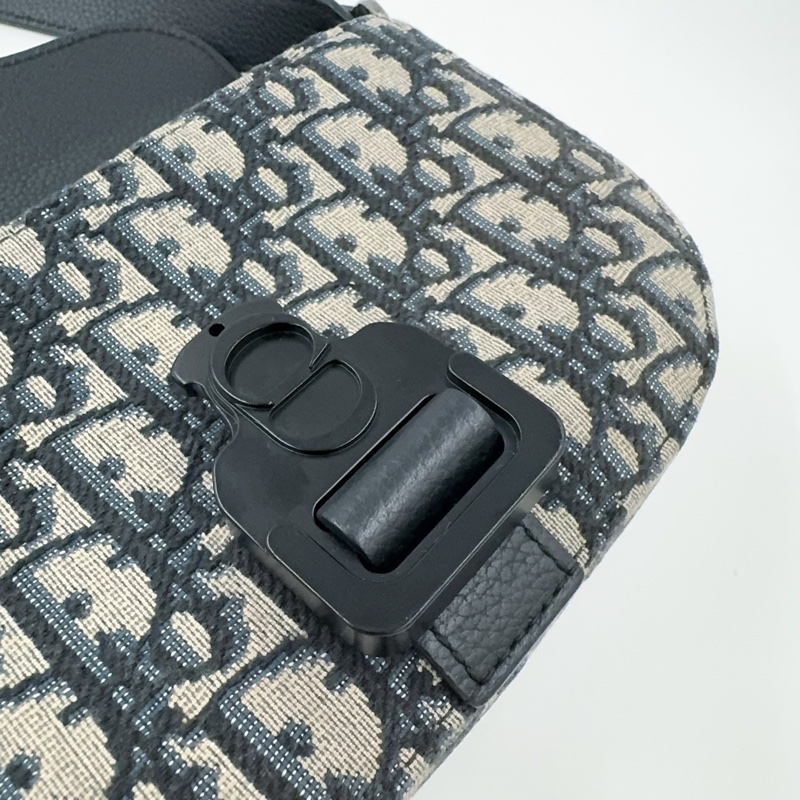 Dior 緹花拼黑牛皮下蓋斜背郵差包-19