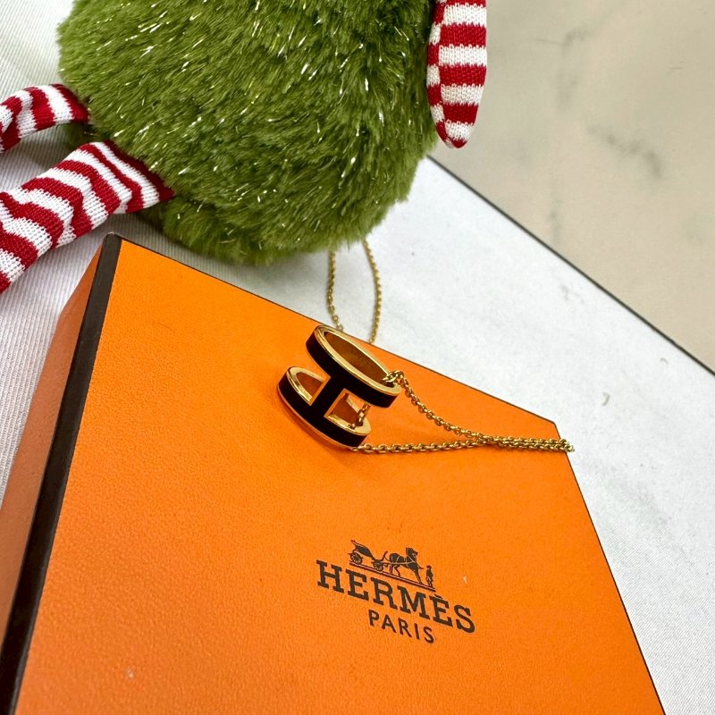 HERMES H黑金簍空項鍊-4