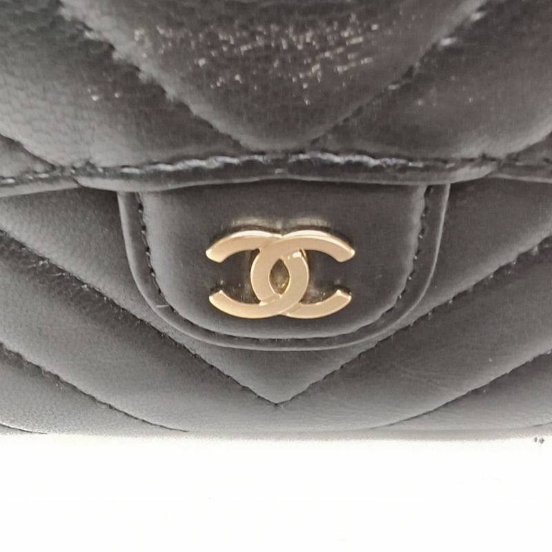 CHANEL 黑色羊皮22開金扣CFV紋錢包-4