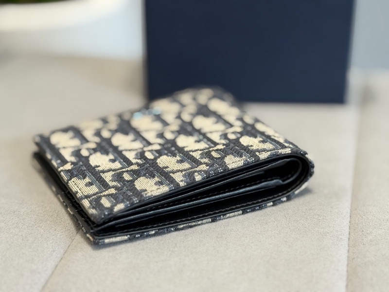 Christian Dior 經典花紋鐵牌字母八卡短夾-4