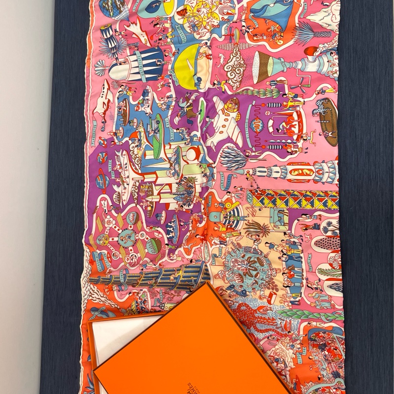 Hermès 愛馬仕 Flagship 旗艦店 90 絲巾 (經典粉色)-5