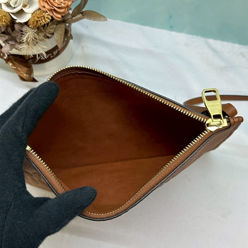 LV Neverfull MM皮革托特包-6