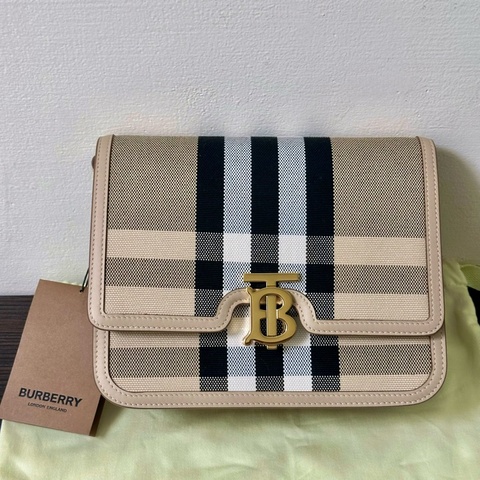 💎Han's house精品服飾💎 Burberry 經典格紋帆布包 側背包