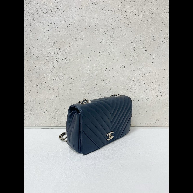 Chanel flap bag chevron-2