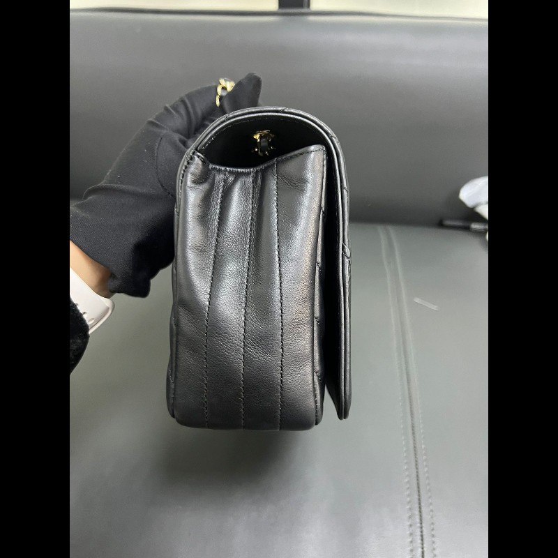 Chanel flap bag chevron-7