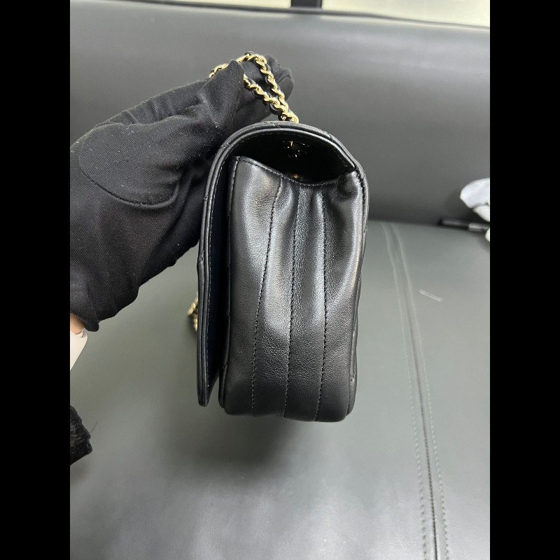 Chanel flap bag chevron-8