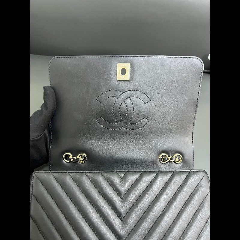 Chanel flap bag chevron-17