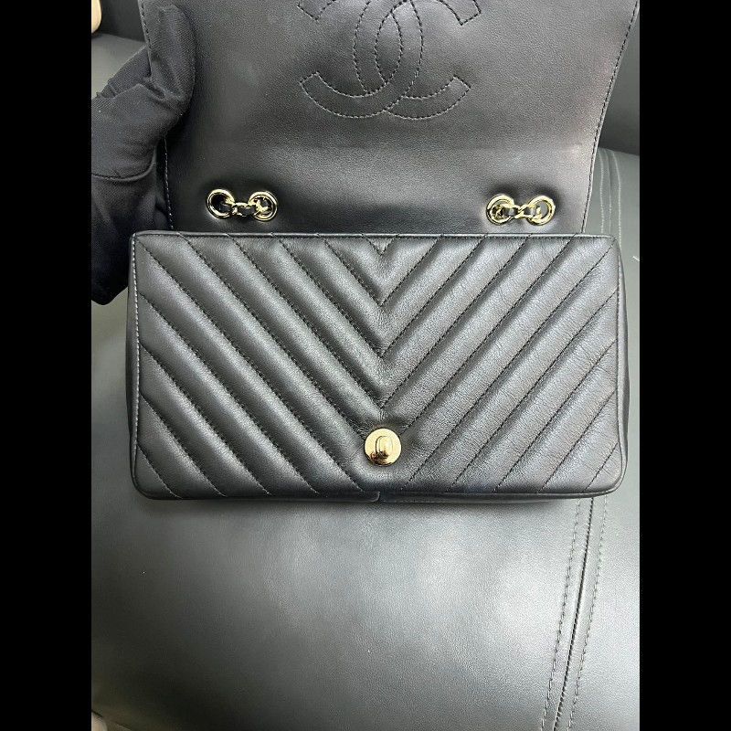 Chanel flap bag chevron-18