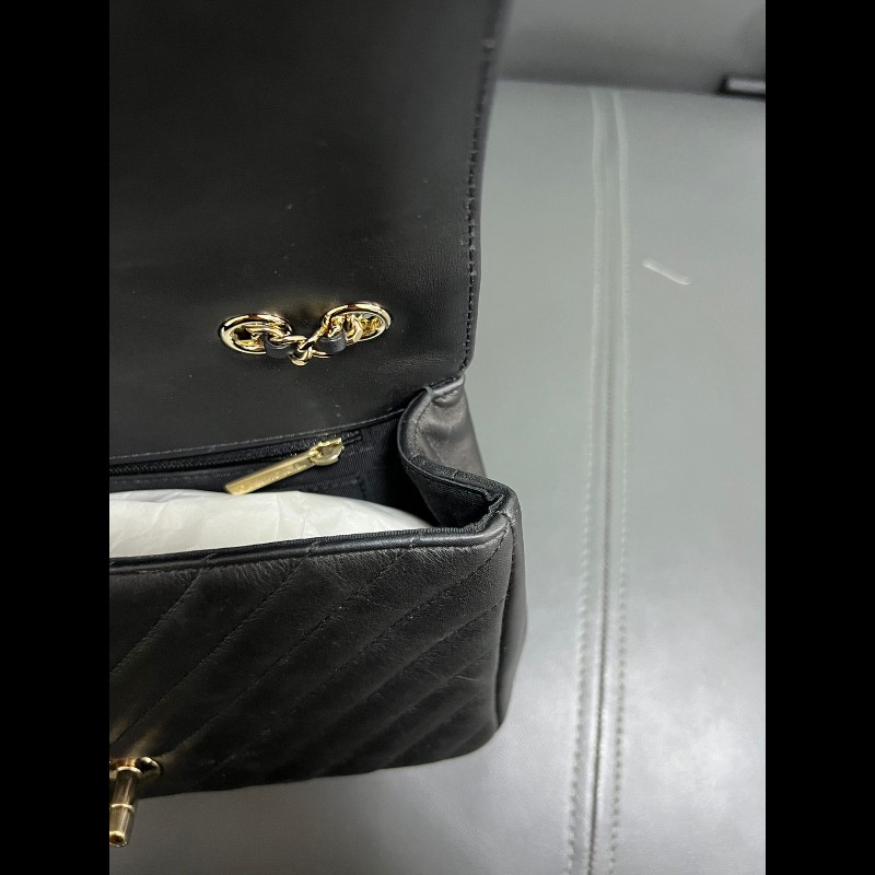 Chanel flap bag chevron-19