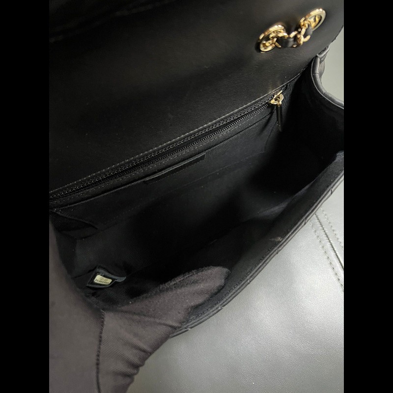 Chanel flap bag chevron-20