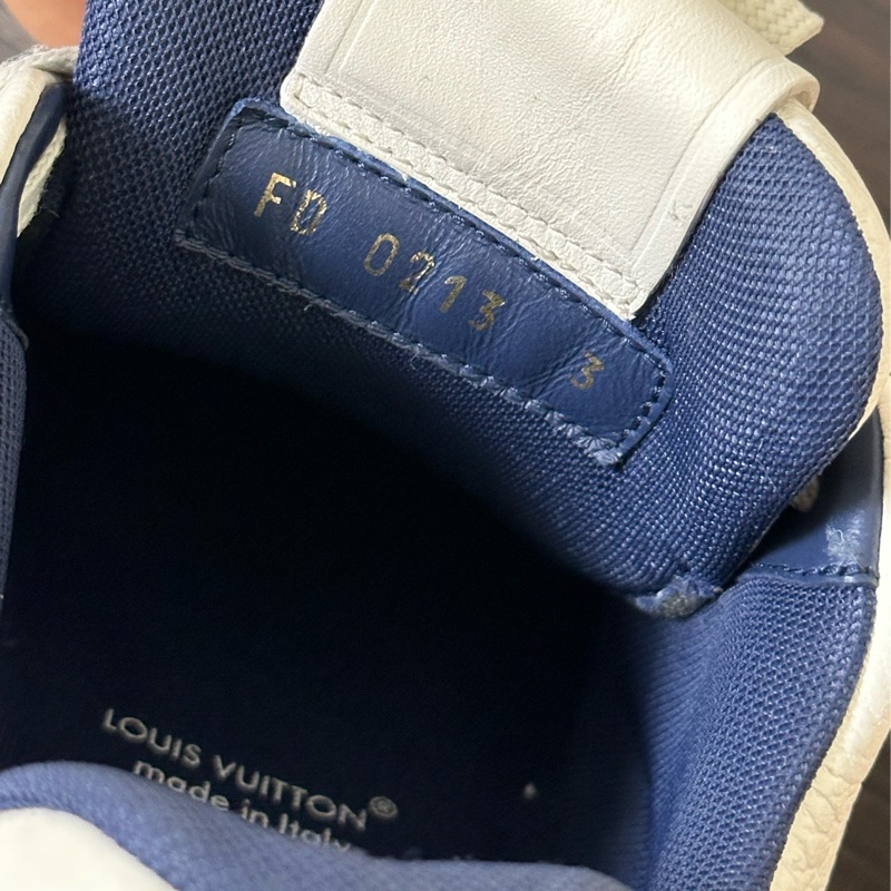 💎Han's house精品服飾💎 LV TRAINER 藍白色運動鞋 1ABFAA 八成新-2
