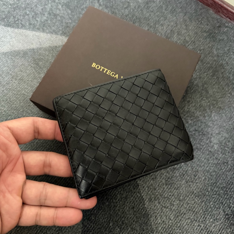 Bv經典編織黑色短夾-1