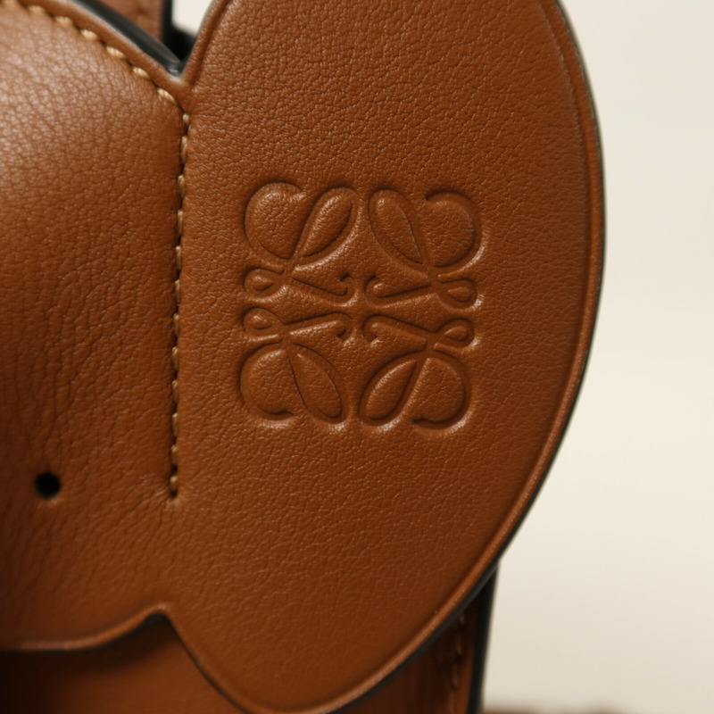 LOEWE 牛皮皮革Shoulder Bag銀扣肩背袋-8