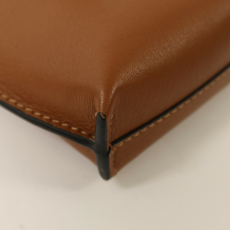 LOEWE 牛皮皮革Shoulder Bag銀扣肩背袋-9