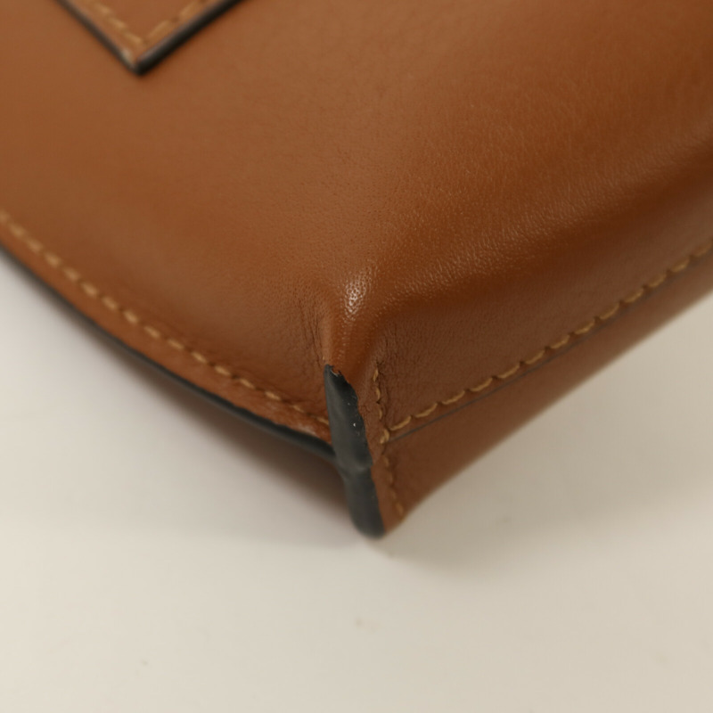 LOEWE 牛皮皮革Shoulder Bag銀扣肩背袋-11