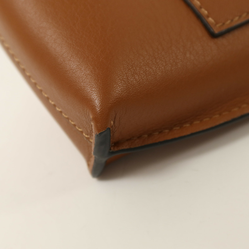 LOEWE 牛皮皮革Shoulder Bag銀扣肩背袋-12