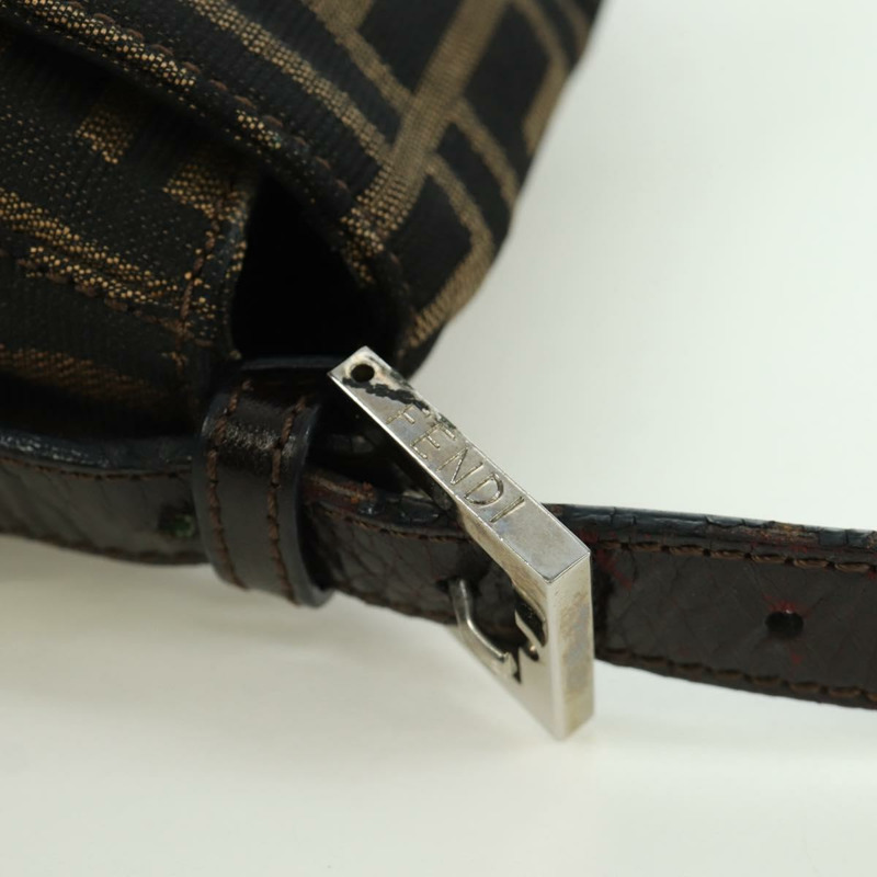 【日本直送】FENDI Zucca帆布Mamma Baguette單肩包 棕色/黑色 正品 YKZ037SAV-7