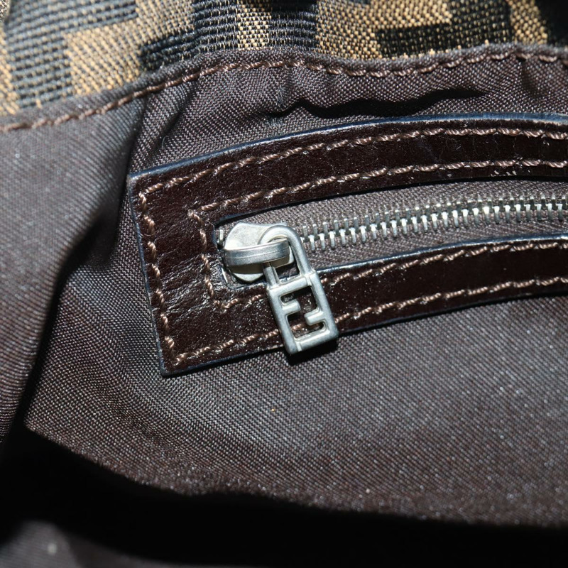 【日本直送】FENDI Zucca帆布Mamma Baguette單肩包 棕色/黑色 正品 YKZ037SAV-23