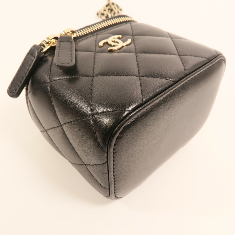 CHANEL 羊皮皮革Vanity Case金扣鏈帶手挽肩背兩用袋-12