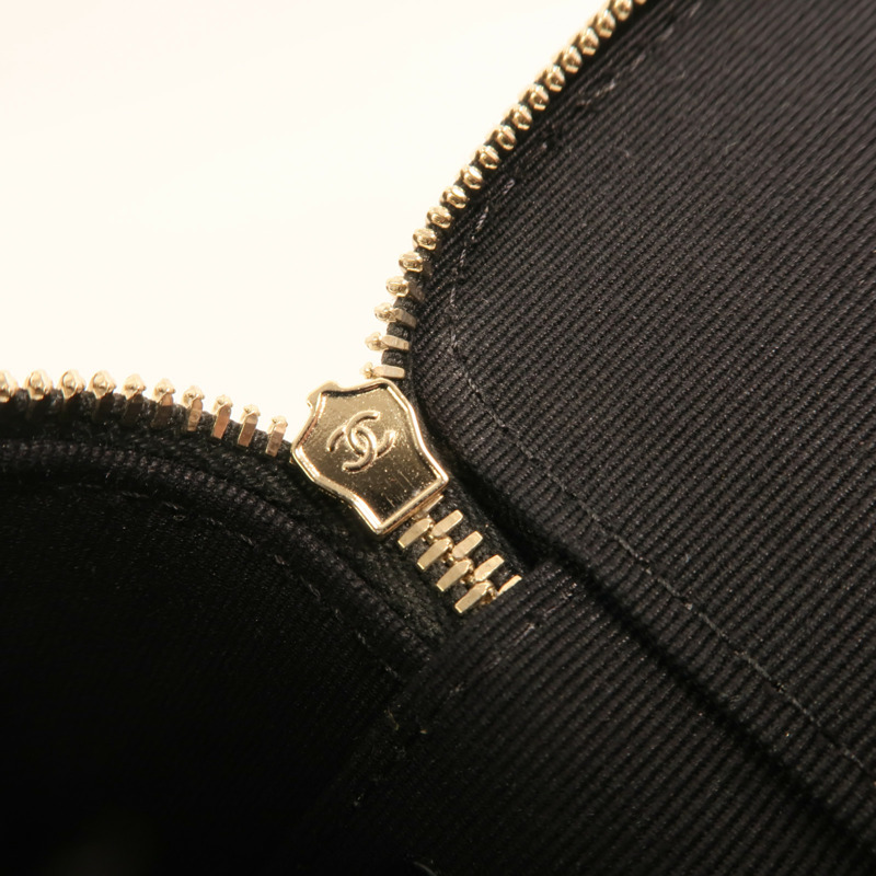 CHANEL 羊皮皮革Vanity Case金扣鏈帶手挽肩背兩用袋-16