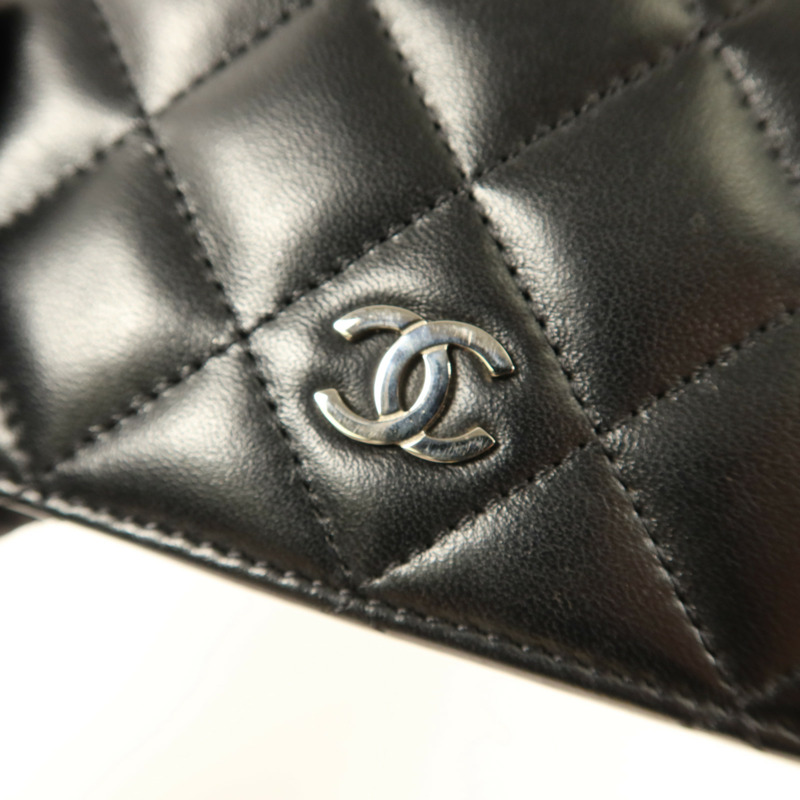 CHANEL 羊皮皮革Long Bifold Wallet銀扣長錢包-12