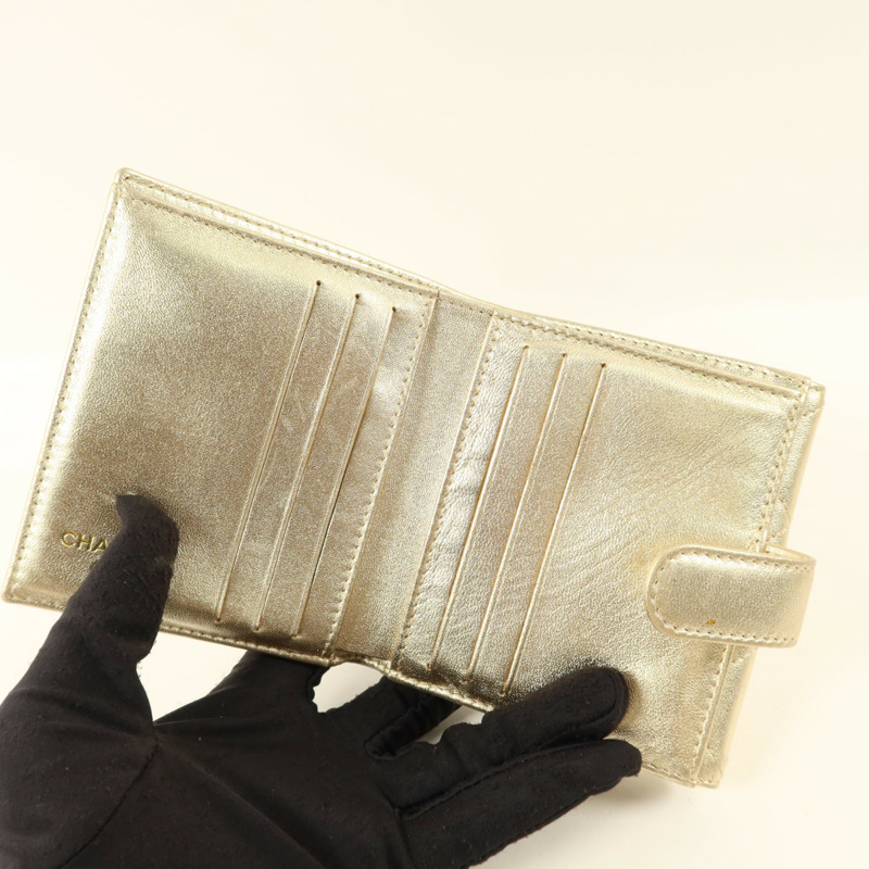 CHANEL 牛皮皮革Bifold Wallet金扣錢包-4