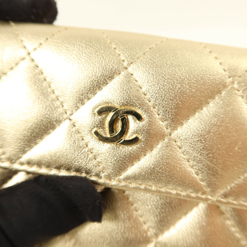 CHANEL 牛皮皮革Bifold Wallet金扣錢包-12