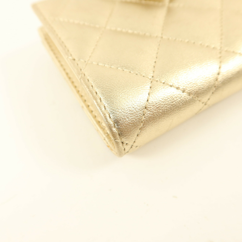 CHANEL 牛皮皮革Bifold Wallet金扣錢包-17