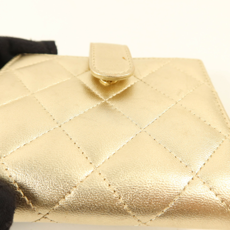 CHANEL 牛皮皮革Bifold Wallet金扣錢包-19