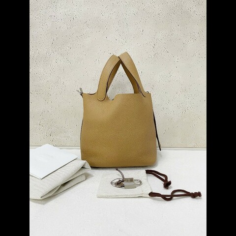 HERMES Picotin 18 菜籃子
餅乾色4B 銀扣