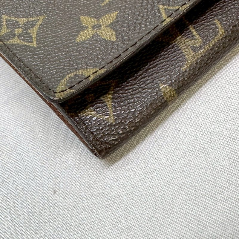 LV Monogram翻蓋長夾-8