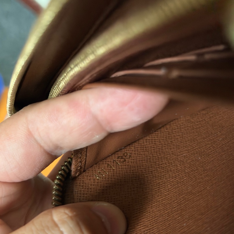 Lv新款老花拉鍊長夾 (M42616） 12卡-9