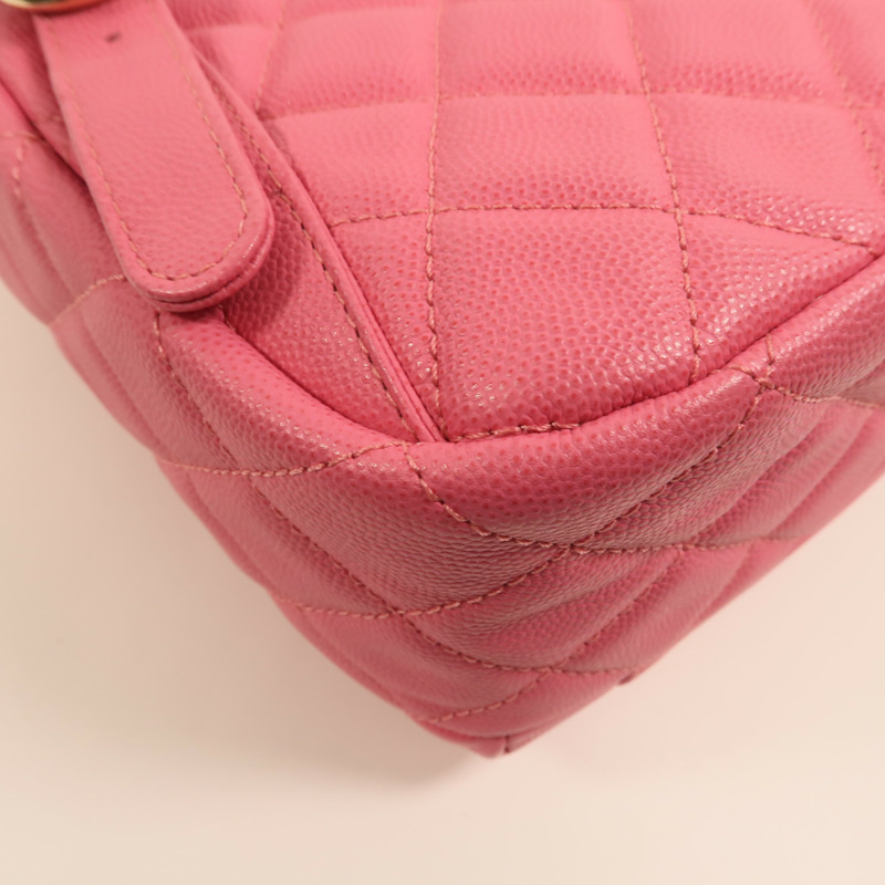 CHANEL 牛皮皮革Rucksack金扣鏈帶背包-14