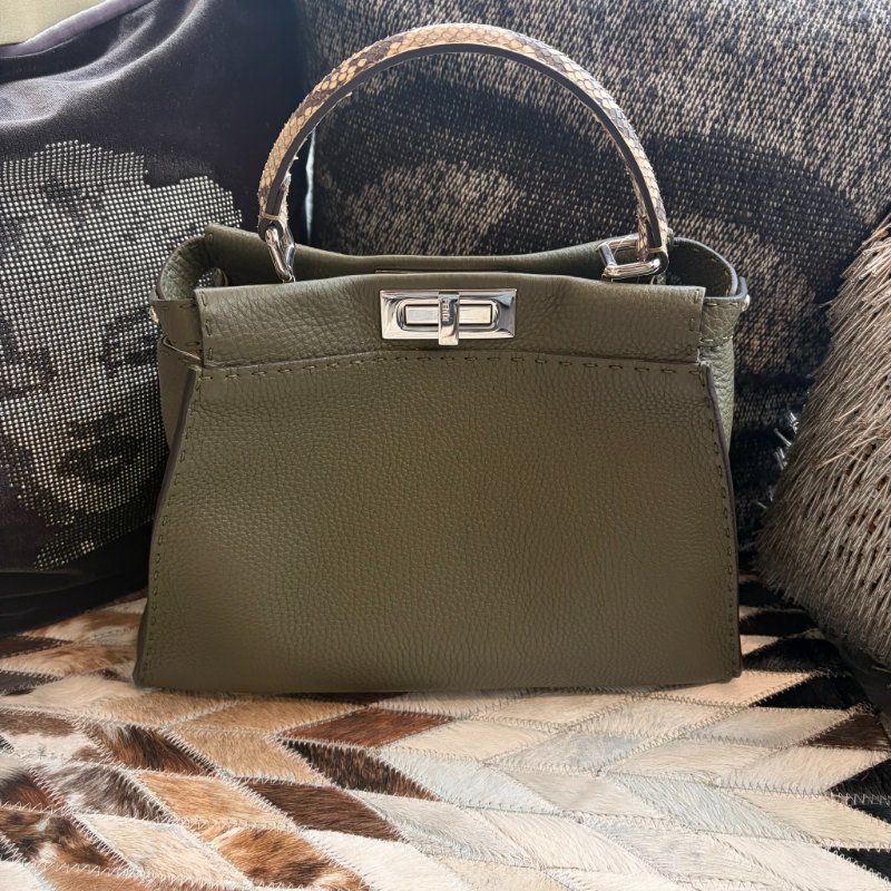 FENDI 手工蛇皮手把Peekaboo 墨綠色-1
