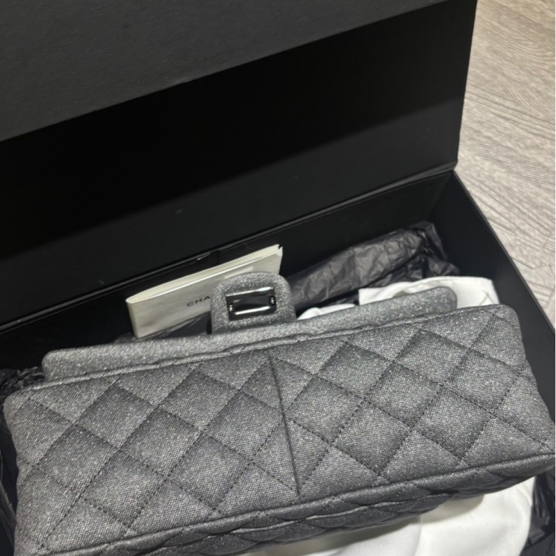 ✨Chanel 2.55限量版徽章 中號 99新 有保卡🩶-1