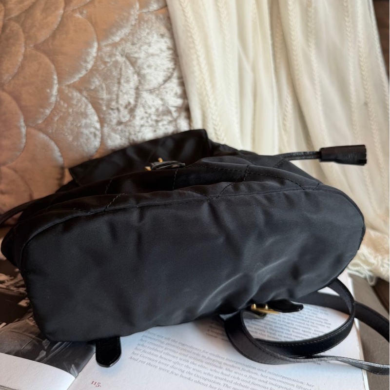 普拉達 黑色尼龍菱格紋背包 後背包 背囊 雙肩包 中古 包包 prada black nylon backpack-4