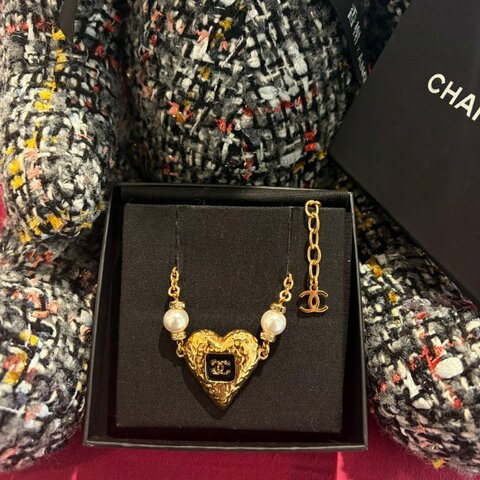 CHANEL  愛心項鍊