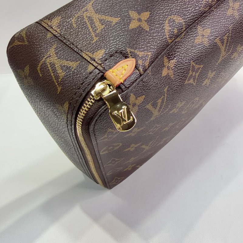 LV Monogram帆布旅行收納包-5