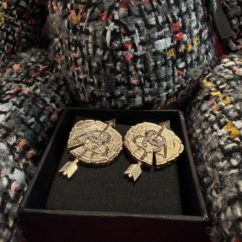 CHANEL 水鑽愛心穿劍耳環-2