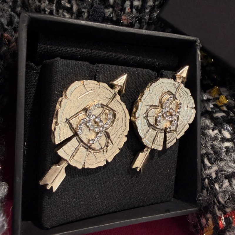 CHANEL 水鑽愛心穿劍耳環-3