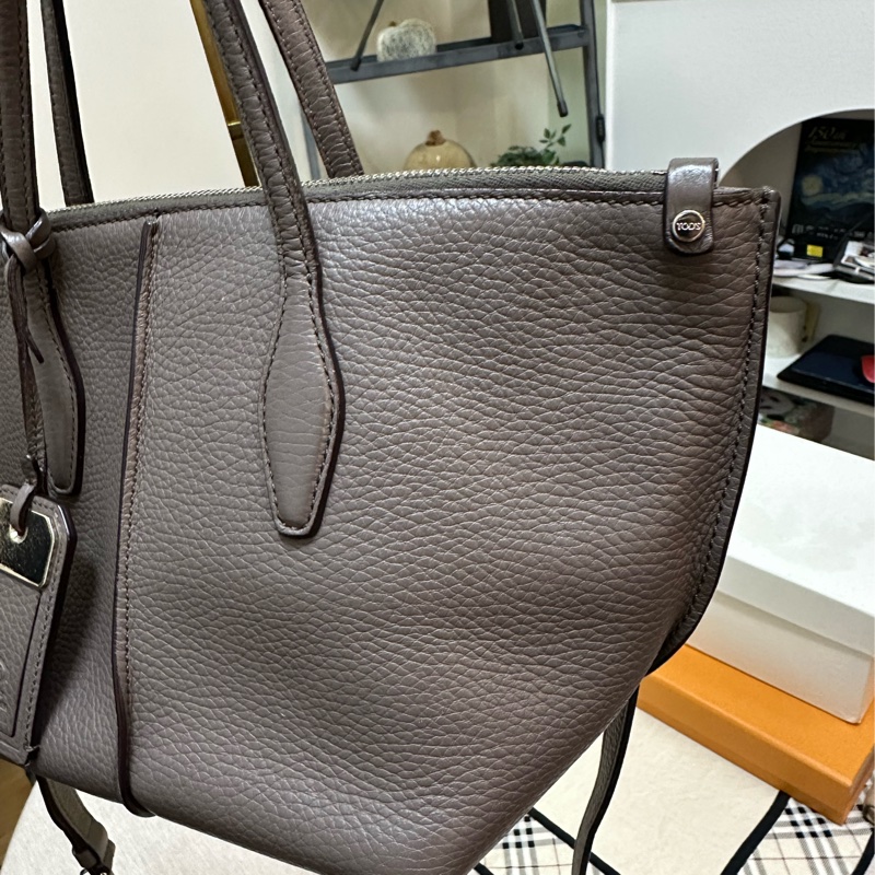 TOD’S 藕色牛皮斜背包-1