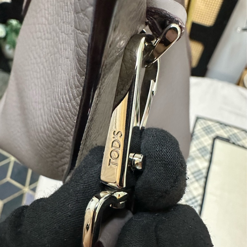 TOD’S 藕色牛皮斜背包-3