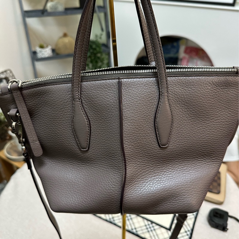 TOD’S 藕色牛皮斜背包-6