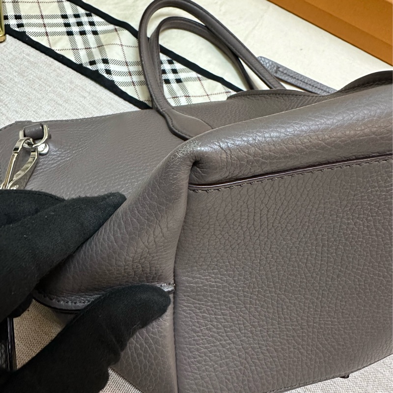 TOD’S 藕色牛皮斜背包-11