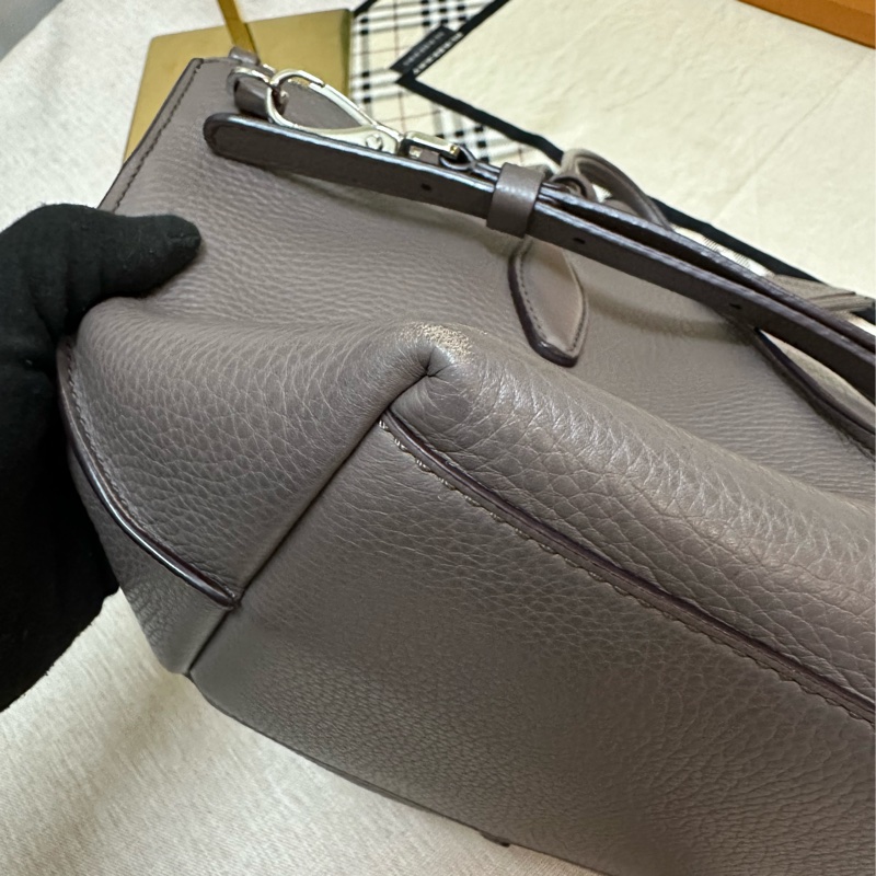 TOD’S 藕色牛皮斜背包-13