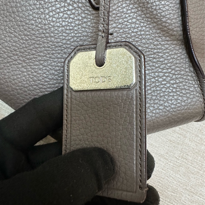 TOD’S 藕色牛皮斜背包-19