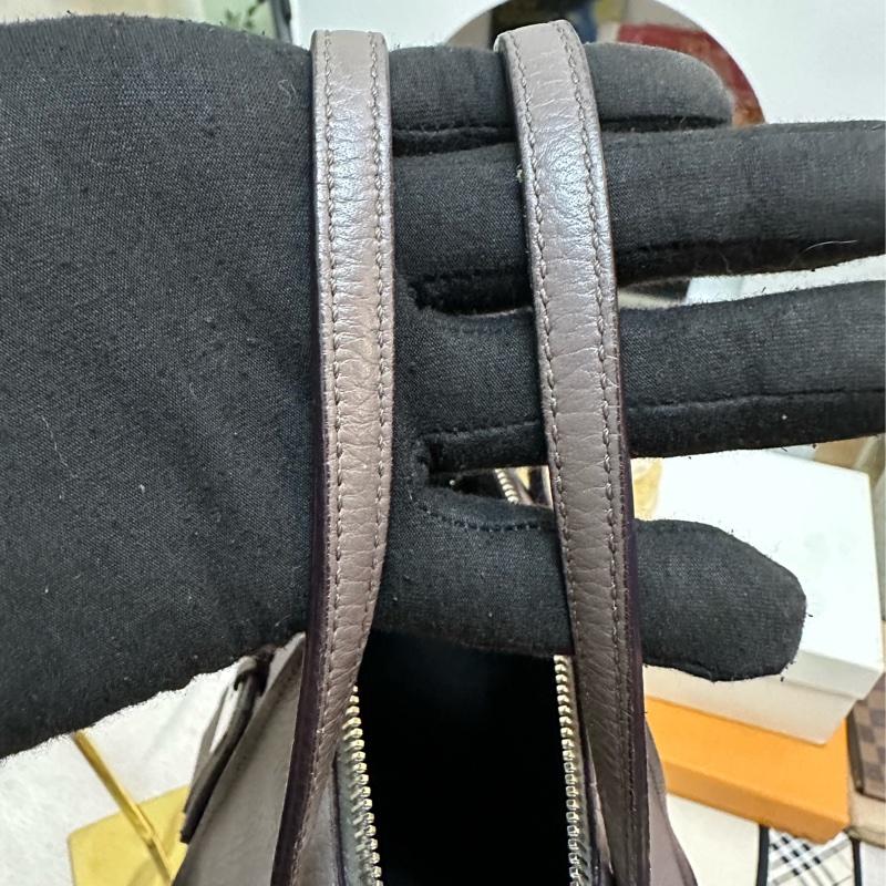 TOD’S 藕色牛皮斜背包-21