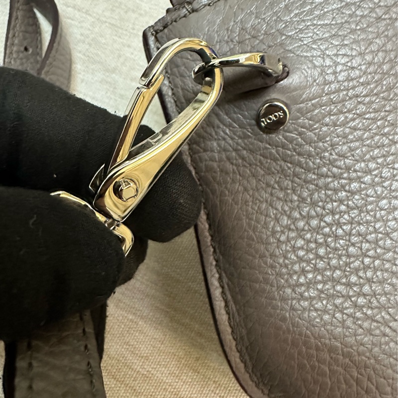 TOD’S 藕色牛皮斜背包-29