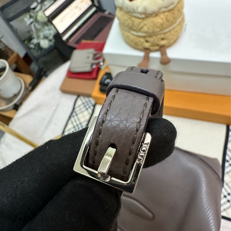 TOD’S 藕色牛皮斜背包-31